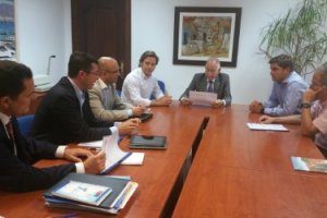 Firma del convenio entre el Ayuntamiento y CECA.