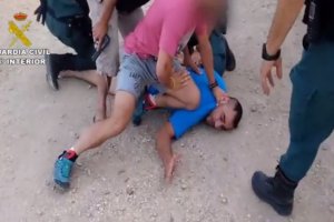 Momento de la detención, imagen de la Guardia Civil