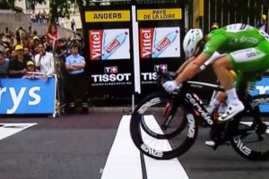 Muy ajustado el triunfo en la meta.