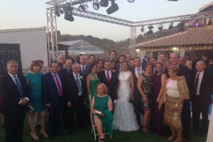 Lorena en su día más feliz rodeada de rojiblancos.