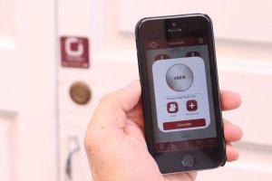 Dispositivo móvil para el control de la seguridad de hogares o empresas