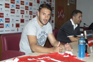 Eldin llegó al Almería sin oposición ni puja de otros clubes.