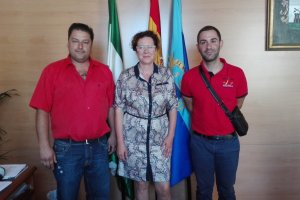 La alcaldesa María López con el concejal y Sergio Domínguez.