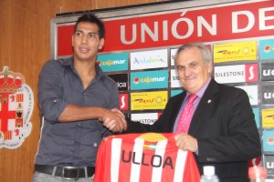 Ulloa en su presentación con el Almería.