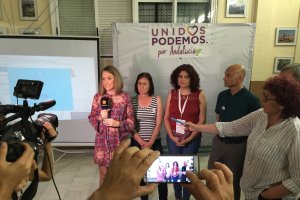 Rosalía Martín, Mónica Fernández y Joaquín Arnalte atienden a los medios