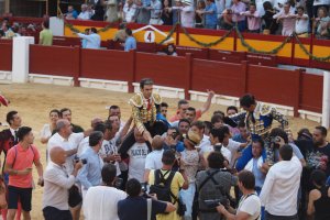 Salida a hombros de José Tomas.