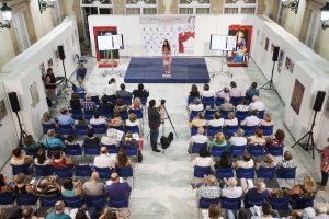 Vista del Patio de Luces de la Diputación durante la presentación de la Revista Velezana.