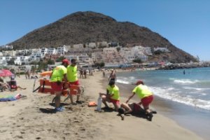 Este año el simulacro ha sido por la insolación de un bañista.