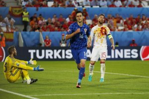 Kalinic celebrando el gol ante España.