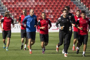 Soriano confía en Quique y Chuli, pero quiere un 9 de toda de la vida.