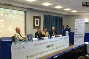 Mesa de las Jornadas Científicas. La Voz