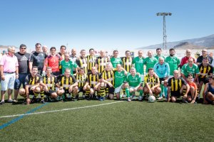 Foto del familia en el homenaje al mejor Berja de la historia.