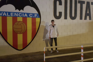 Iker Burgos con el Valencia.