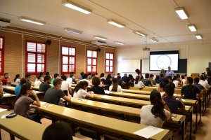 Aula de la UAL con alumnos que se examinaron ayer de las materias generales.