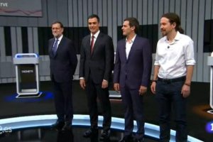 Los candidatos de los cuatro principales partidos, antes del inicio del debate.