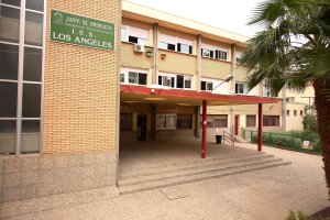 Entrada principal del IES Los Ángeles.