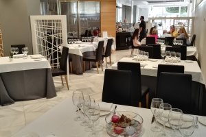 El espacio gastronómico Tony García se convertirá en referencia enológica almeriense con la cata del jueves.