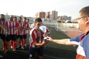 La Copa ya está en las vitrinas del Poli Almería.