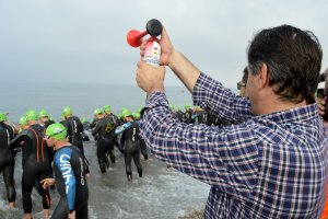 Juanjo Segura dando la salida.