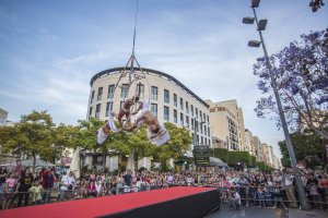 Espectáculo con el que se inauguró ayer la Noche en Blanco.