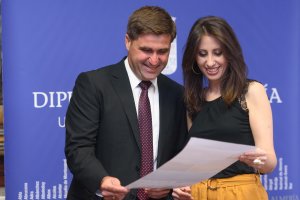 La diputada y el concejal durante la presentación.