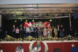 Alcaldes y galardonados con el presidente de la Mancomunidad de Municipios del Bajo Andarax, en la gala celebrada en Rioja.