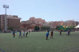 Entre las nueve y media de la mañana y la una y media de la tarde de ayer se celebro un campeonato de fútbol 7.