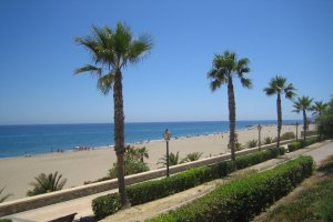 Se prohíbe ir en bañador por la calle.
