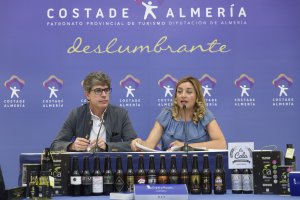 María del Mar López y Juan Felipe Navarro en la presentación