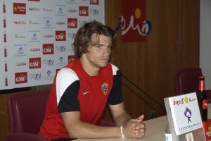 Dubarbier en rueda de prensa.