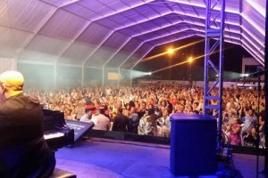 Aspecto de la caseta municipal en el concierto de Isabel Pantoja en la feria de 2014.