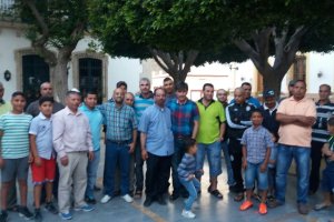 Concentración de apoyo a la familia en Níjar