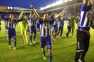 Fiesta grande en Vitoria con un Alavés de Primera División.
