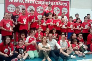 El bádminton celebra su gran fiesta fin de curso.