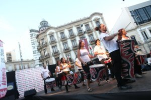 Actuación musical en Puerta Purchena.