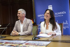 Ismael Torres y Dolores Martínez, en la presentación de las actividades.