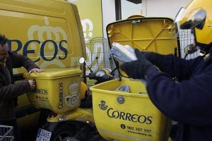 Los carteros motoristas que se dan de baja son cubiertos por compañeros peatones