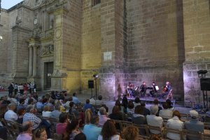 Concierto del cuarteto de cuerdas de la OCAL en la Plaza de la Catedral.