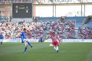 Dubarbier en una jugada del Almería-Oviedo.