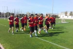 La plantilla del Almería corre ahora junta en el Anexo.