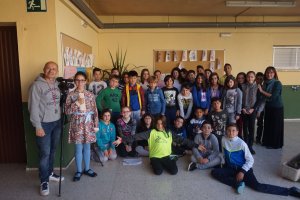 Docentes y alumnos que han realizado ‘El misterioso destino de Madame Blavadsky’, en un momento del rodaje.