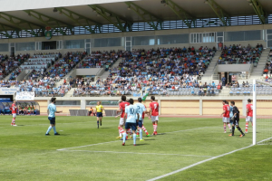 La Tribuna registró un gran ambiente.
