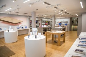 Rossellimac Almería está en Av. de la Estación, 8.