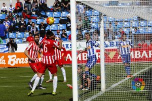Casto no está firmando una buena temporada con el Almería.