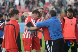 José Ángel fue el blanco de las críticas de un futbolista sin deportividad.