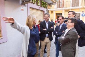 Una de las fotos del alcalde y dirigentes del PP con la otras Susana, la periodista.