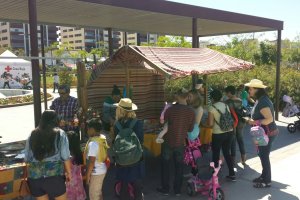 Rastrillo de culturas en el Parque de las Familias.