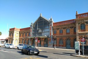 Fachada de la estación del ferrocarril