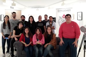 Equipo de cinejoven y Ramón Soto, coordinador del IAJ.