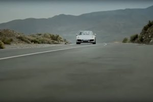 Rodaje del anuncio de un Porsche en carreteras almerienses.